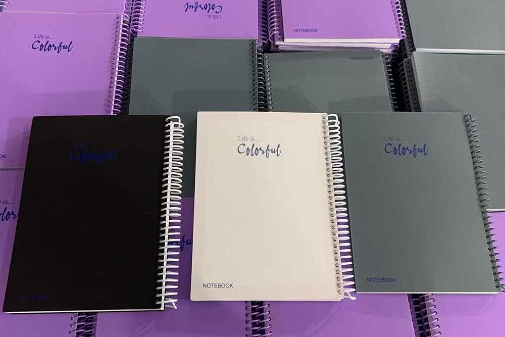 สมุดบันทึกเกลียวเกลียวใหม่เปิดตัวประสบการณ์การเขียนใหม่